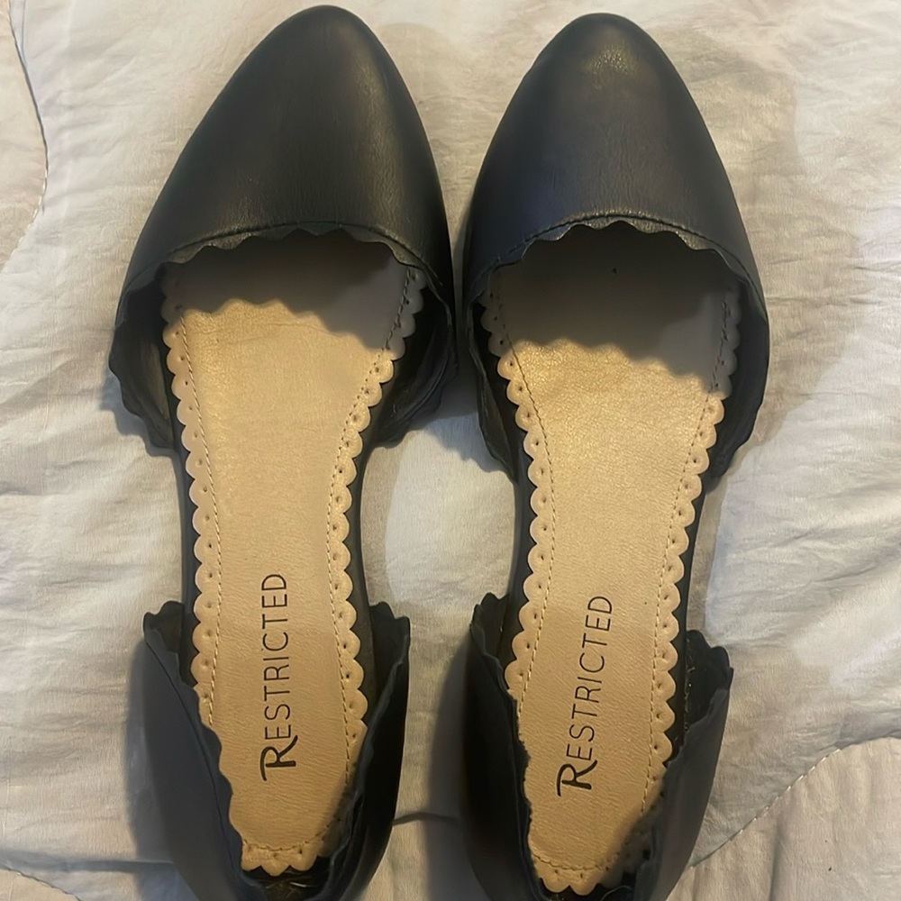 Cute black flats
